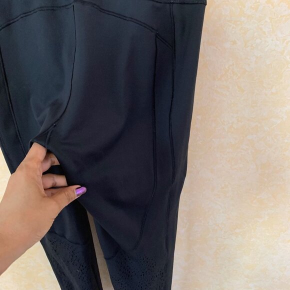 2️⃣ for $20 adidas 7/8 length PRIMEBLUE leggings with laser cut-outs BLACK MED - Picture 6 of 13